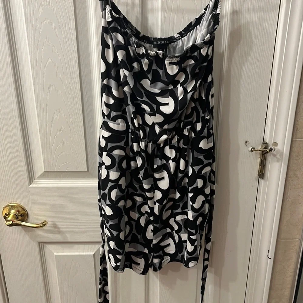 Romper - Picture 1 of 3
